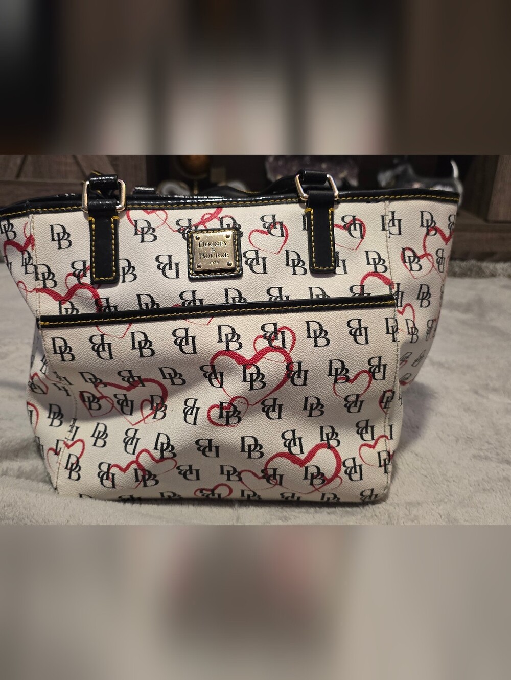 Dooney & Bourke White Heart-Print Logo Tote - Picture 4 of 11